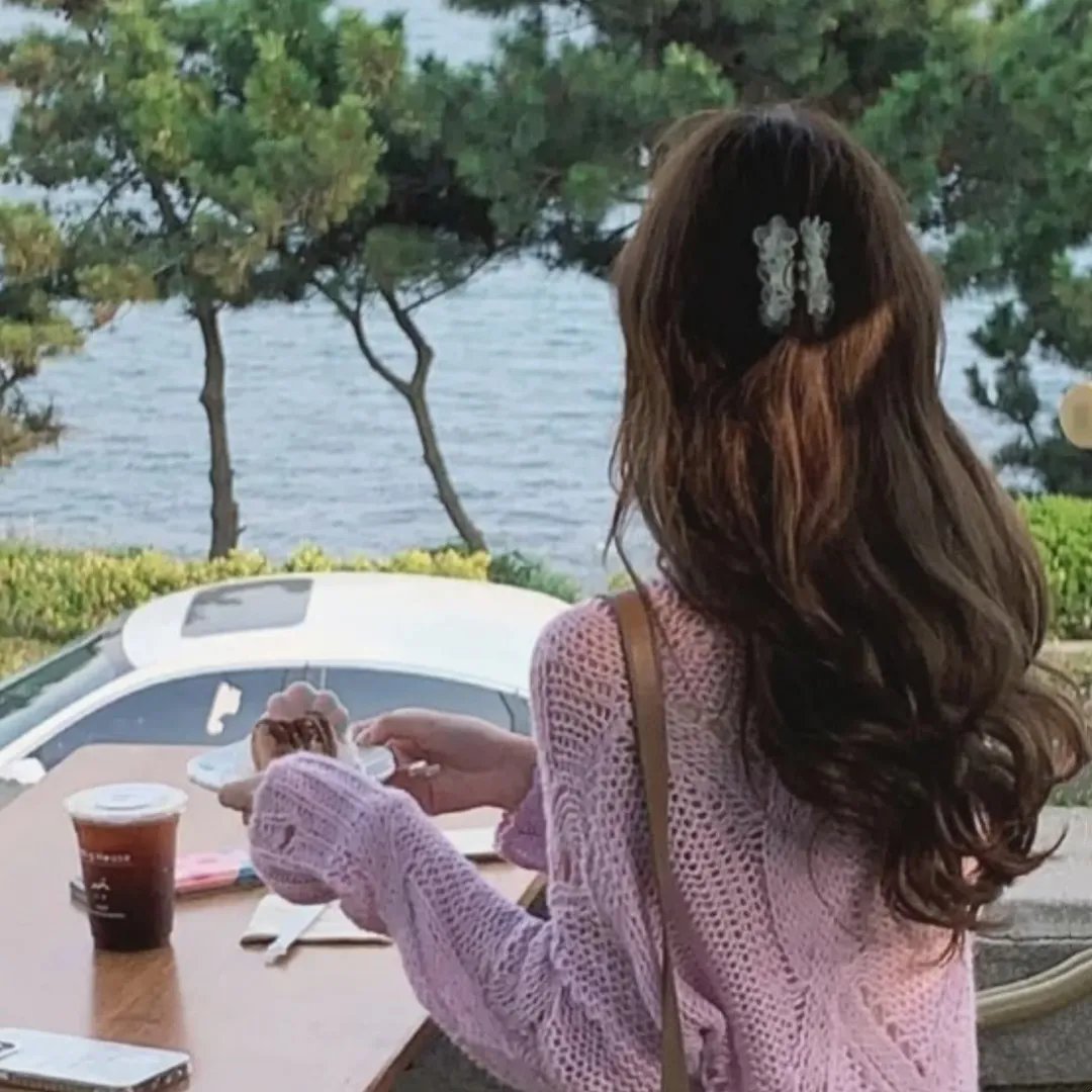 隔壁的吸血鬼美眉